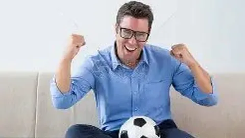 恒大未进亚冠决赛聚焦中超战场，领先优势下力压上港紧咬比分