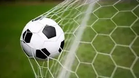 沙溢新年佳节携家人温馨合影，四口之家摆出同款造型展现默契