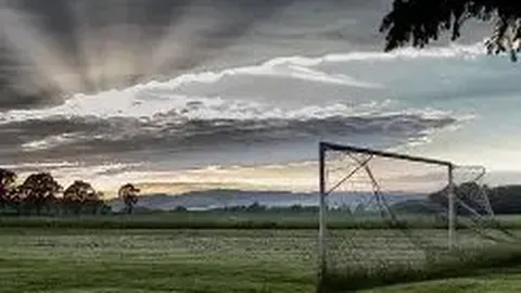 湖人内线核心离队未果，交易取消，夺冠赔率下滑，詹姆斯遭遇挑战